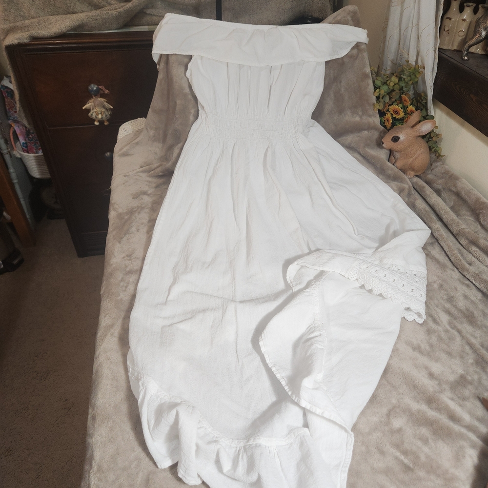 Lovely White Off-Shoulder High Low Dress;  Beach Ready 🌊🌊🌊🌼🌊🌊🌊 - Picture 7 of 13